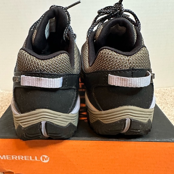 New in Box Merrell Green and Black Hiking Trail shoes, size 5.5 - Picture 5 of 7